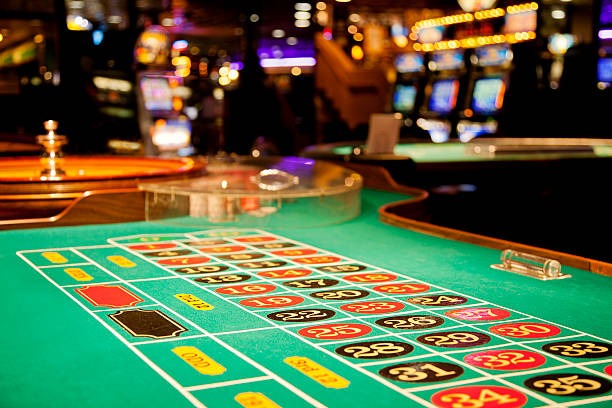 senang4d slot live-dealer studio with professional dealers and multi-camera setup